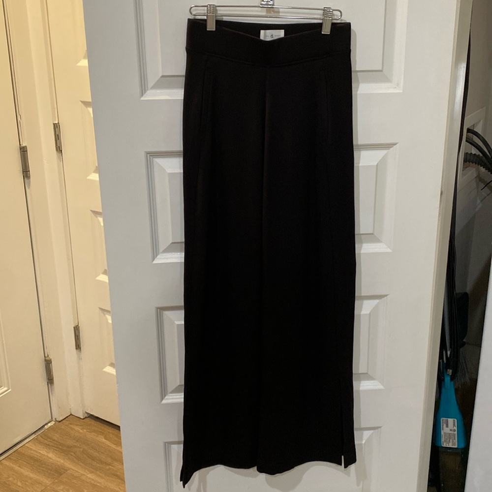 Lou & Grey Sweatpants NWT